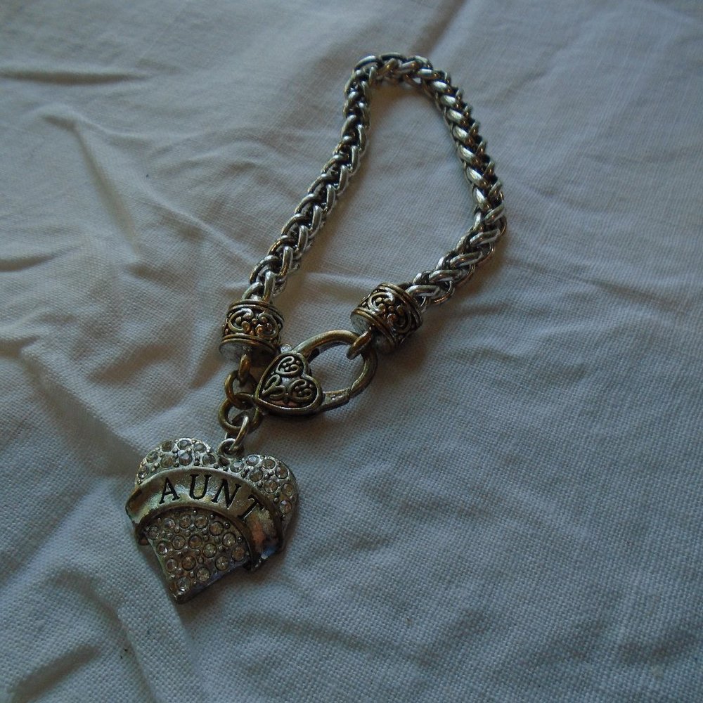 Aunt bracelet